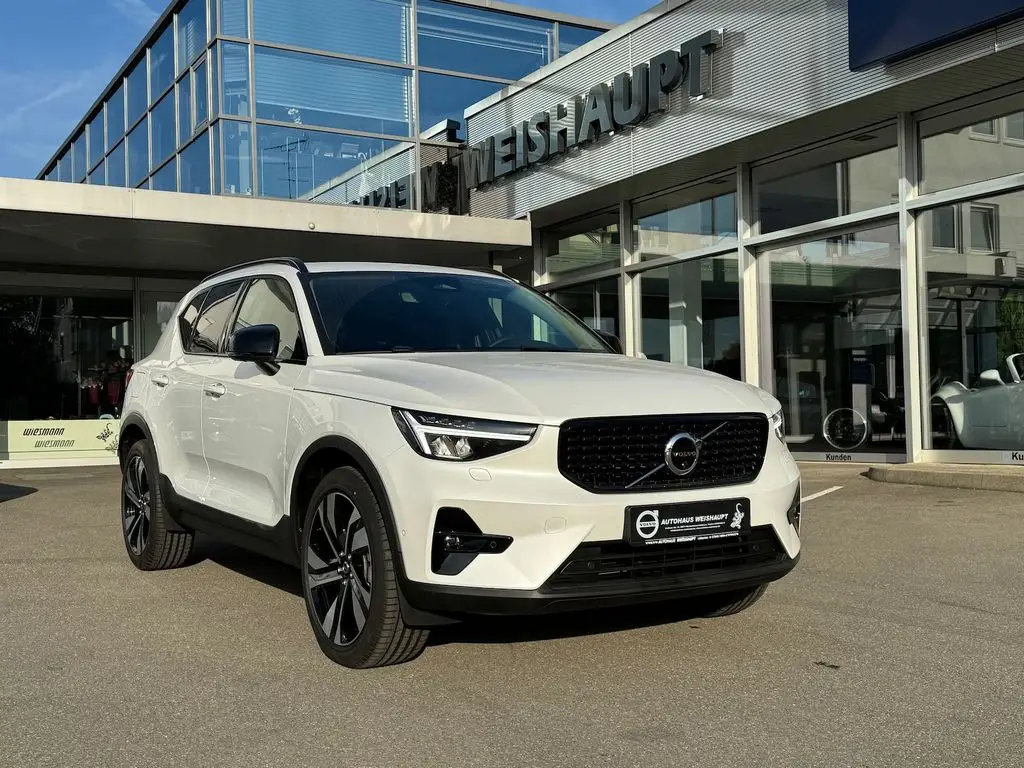 Photo 1 : Volvo Xc40 2023 Petrol