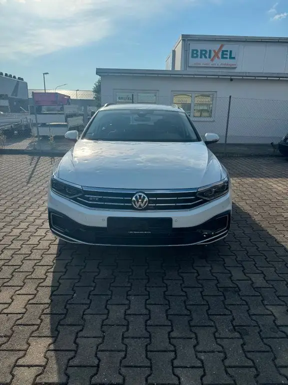 Photo 1 : Volkswagen Passat 2020 Hybride