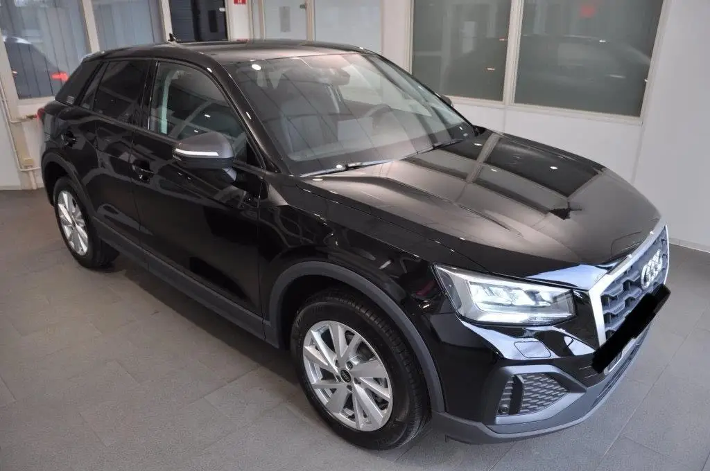 Photo 1 : Audi Q2 2023 Petrol