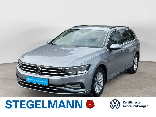 Photo 1 : Volkswagen Passat 2023 Essence