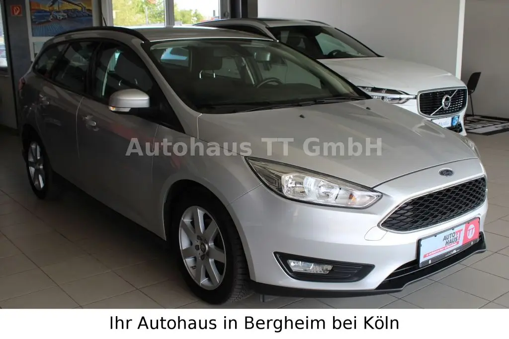 Photo 1 : Ford Focus 2015 Petrol