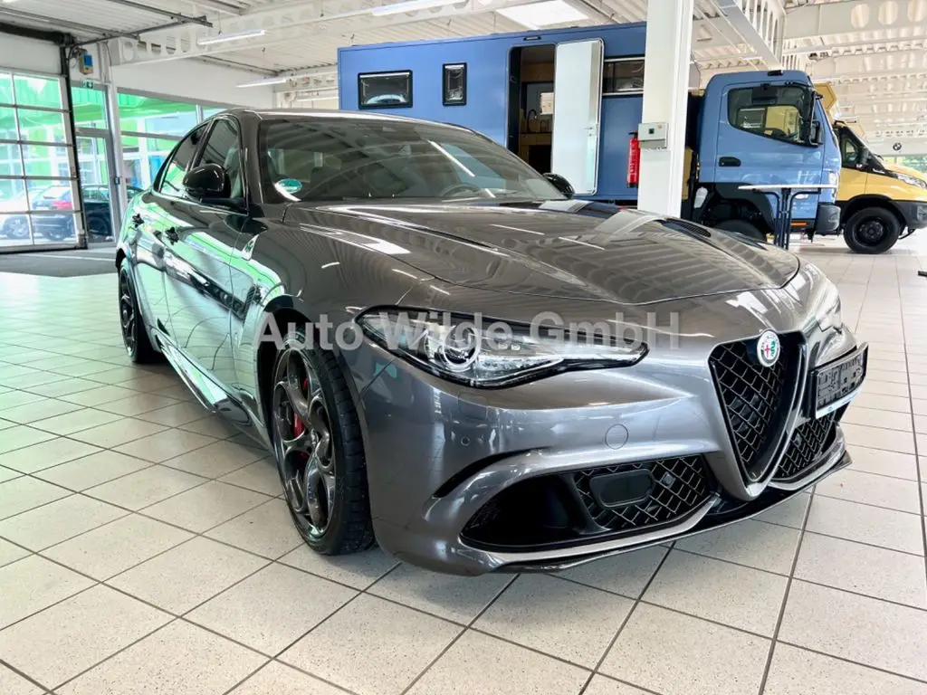 Photo 1 : Alfa Romeo Giulia 2023 Petrol