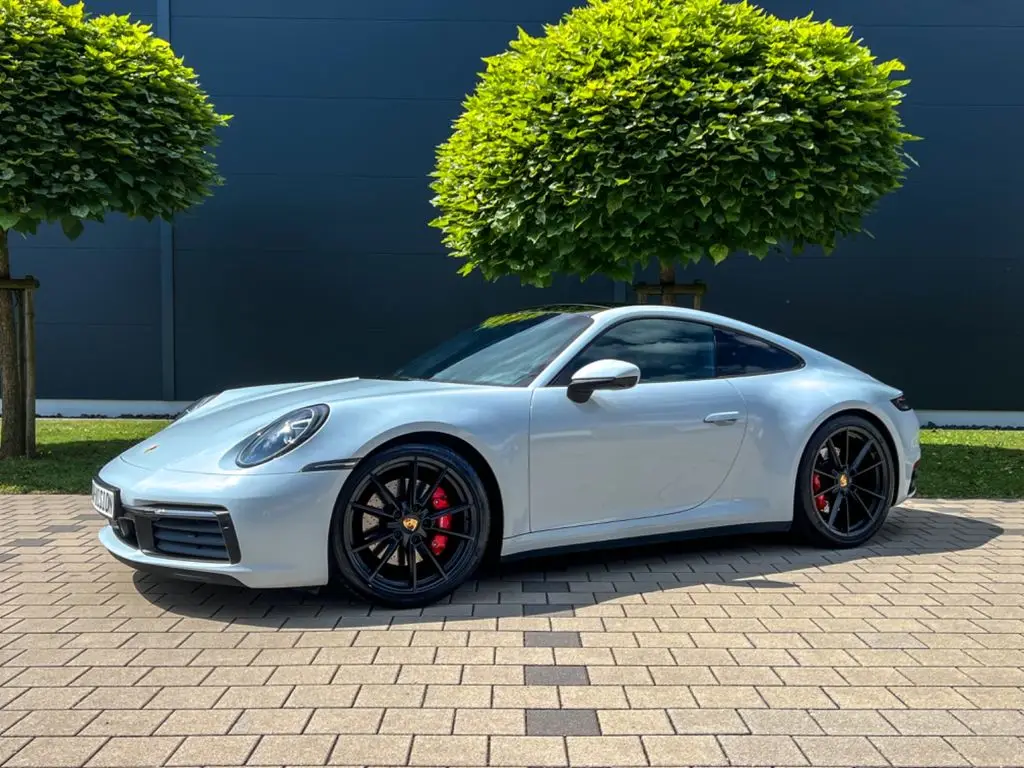 Photo 1 : Porsche 992 2019 Petrol