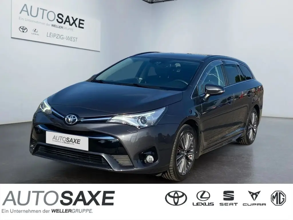 Photo 1 : Toyota Avensis 2018 Essence