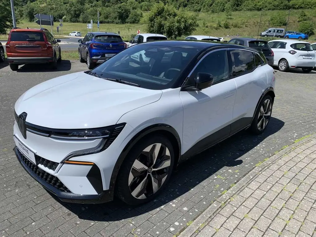 Photo 1 : Renault Megane 2023 Non renseigné