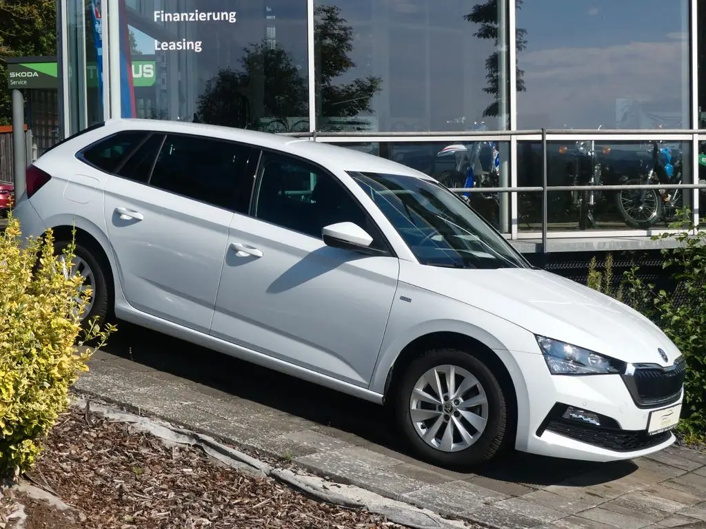 Photo 1 : Skoda Scala 2023 Petrol