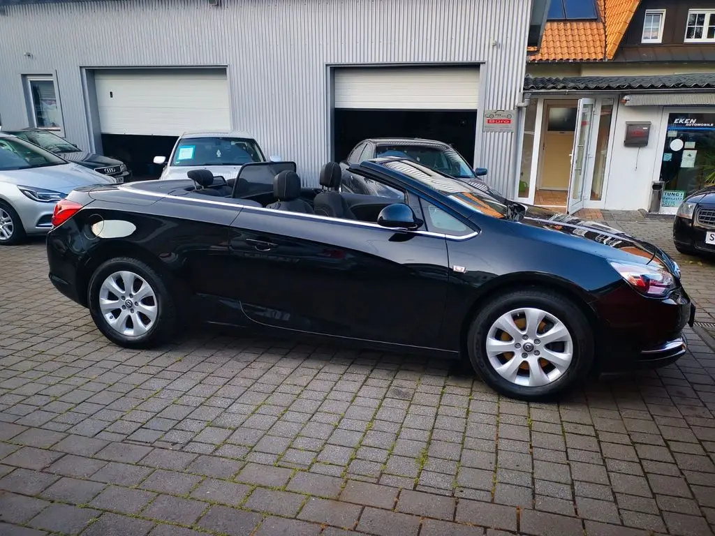 Photo 1 : Opel Cascada 2016 Petrol