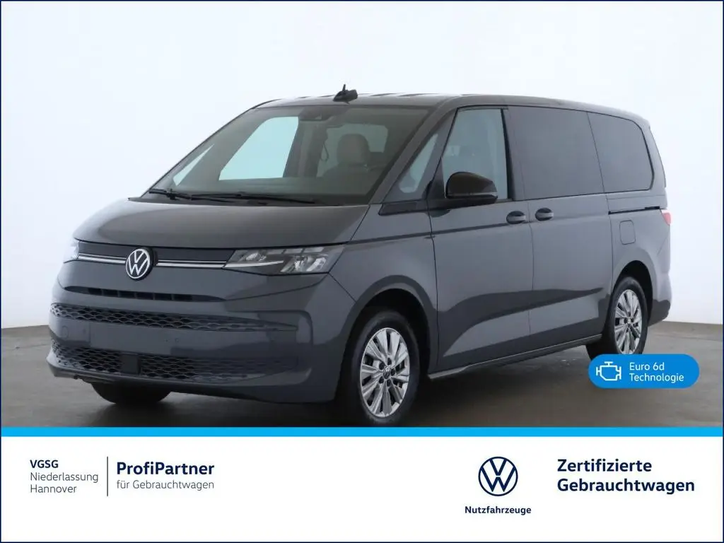 Photo 1 : Volkswagen T7 2023 Petrol