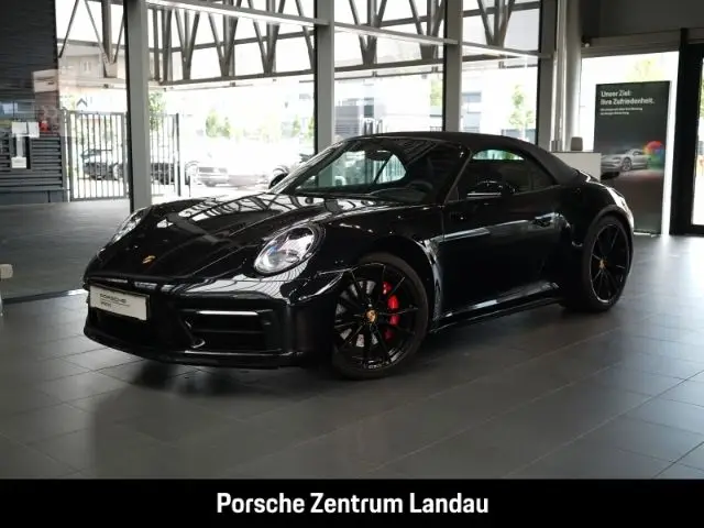 Photo 1 : Porsche 992 2019 Petrol