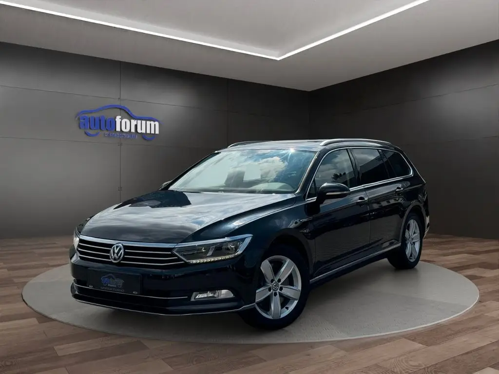 Photo 1 : Volkswagen Passat 2018 Petrol