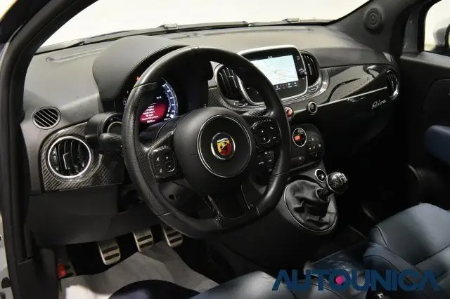 Photo 1 : Abarth 695 2017 Petrol