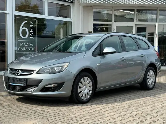 Photo 1 : Opel Astra 2015 Petrol