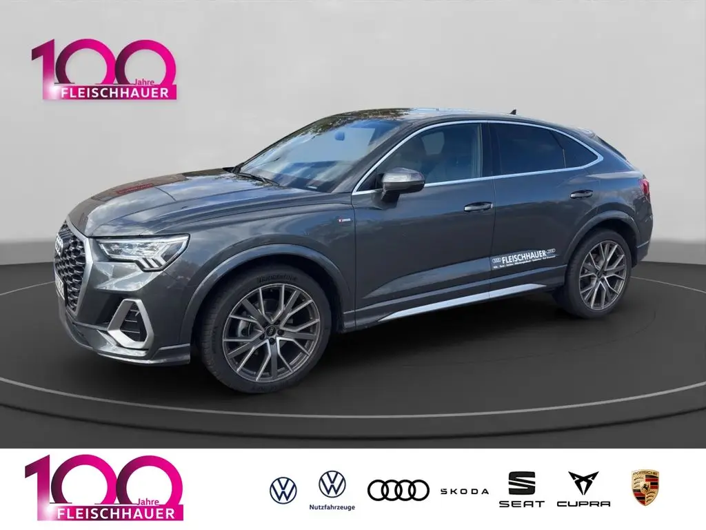 Photo 1 : Audi Q3 2024 Essence