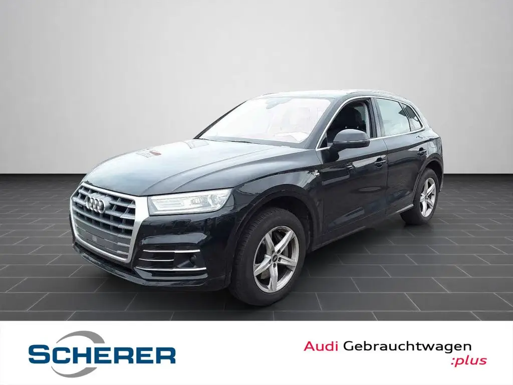 Photo 1 : Audi Q5 2020 Hybride