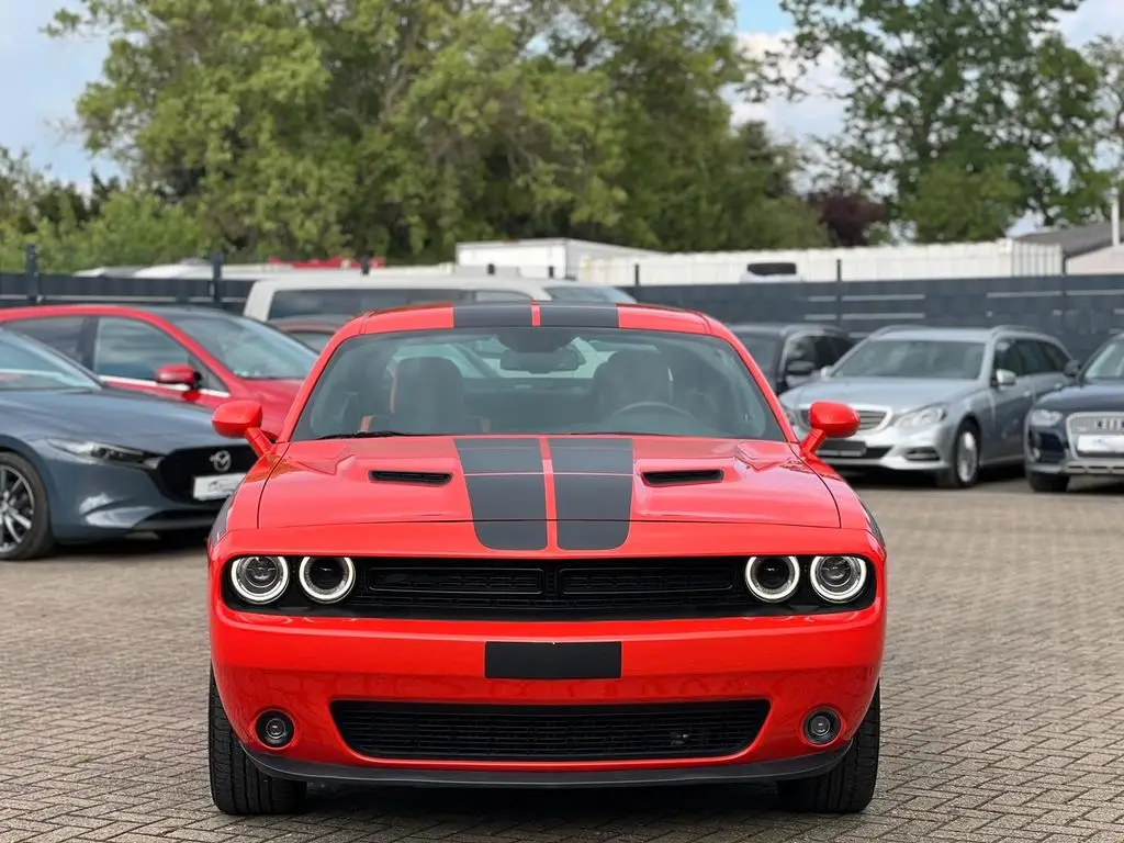 Photo 1 : Dodge Challenger 2021 Essence