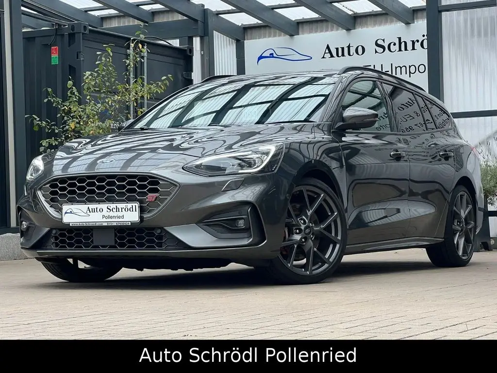 Photo 1 : Ford Focus 2019 Petrol