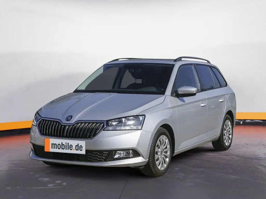 Photo 1 : Skoda Fabia 2022 Petrol