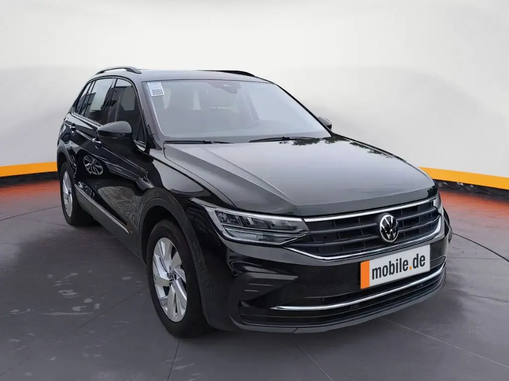 Photo 1 : Volkswagen Tiguan 2021 Essence