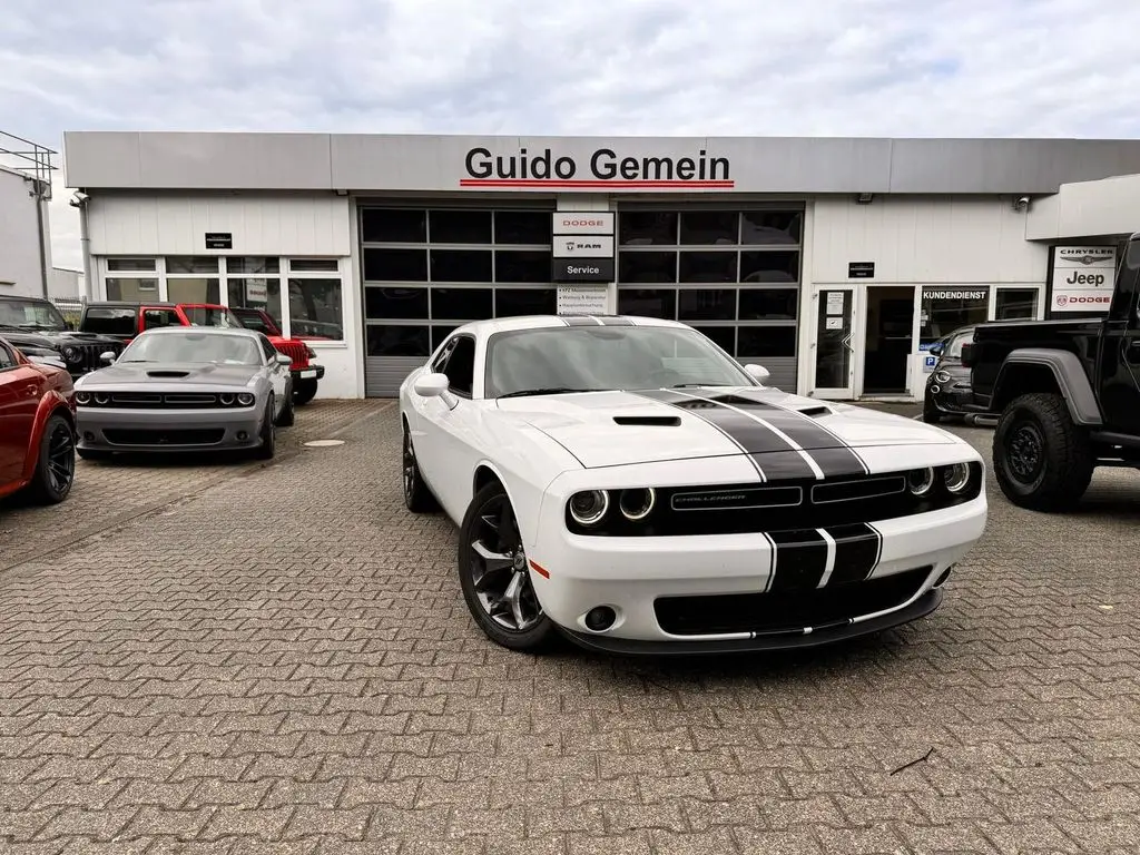 Photo 1 : Dodge Challenger 2018 Petrol