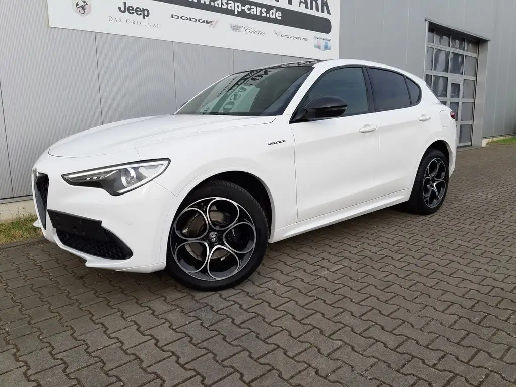 Photo 1 : Alfa Romeo Stelvio 2020 Petrol