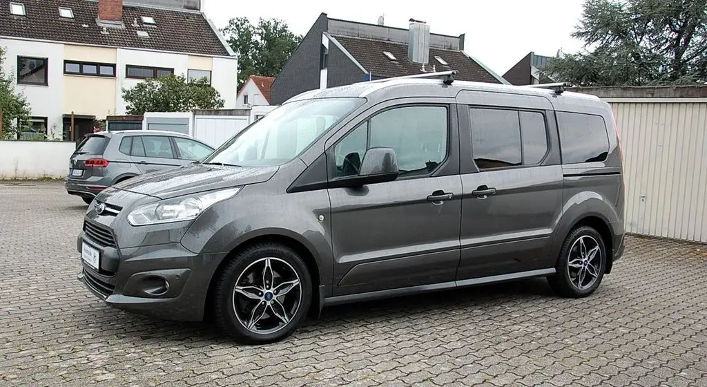 Photo 1 : Ford Grand Tourneo 2016 Diesel