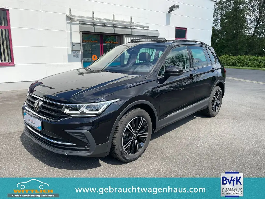 Photo 1 : Volkswagen Tiguan 2023 Essence