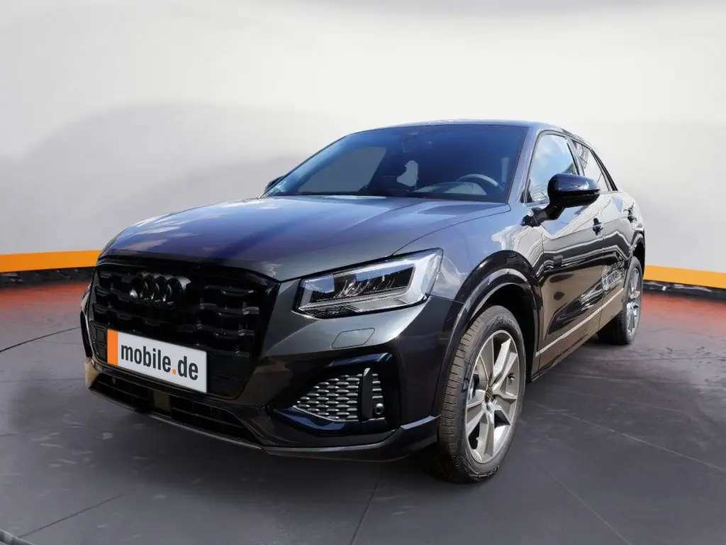 Photo 1 : Audi Q2 2024 Petrol