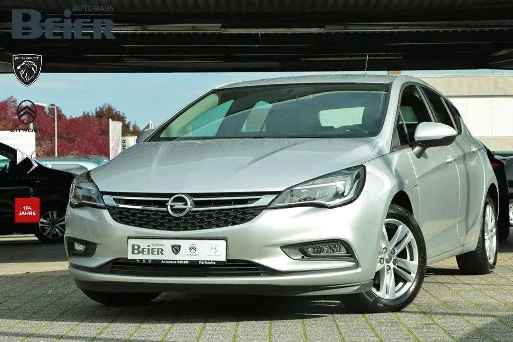 Photo 1 : Opel Astra 2017 Petrol