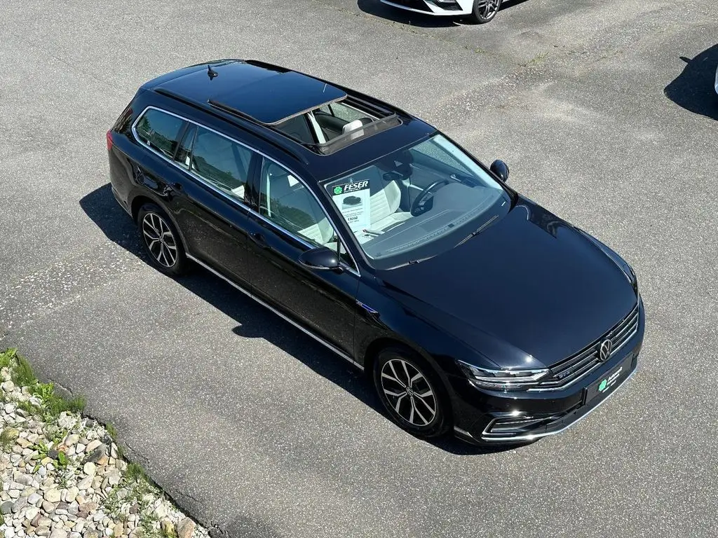 Photo 1 : Volkswagen Passat 2021 Hybrid