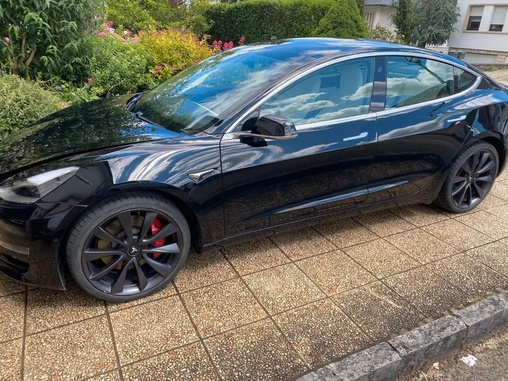 Photo 1 : Tesla Model 3 2019 Non renseigné