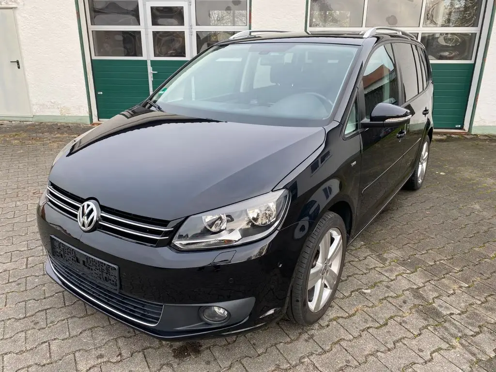 Photo 1 : Volkswagen Touran 2015 Petrol