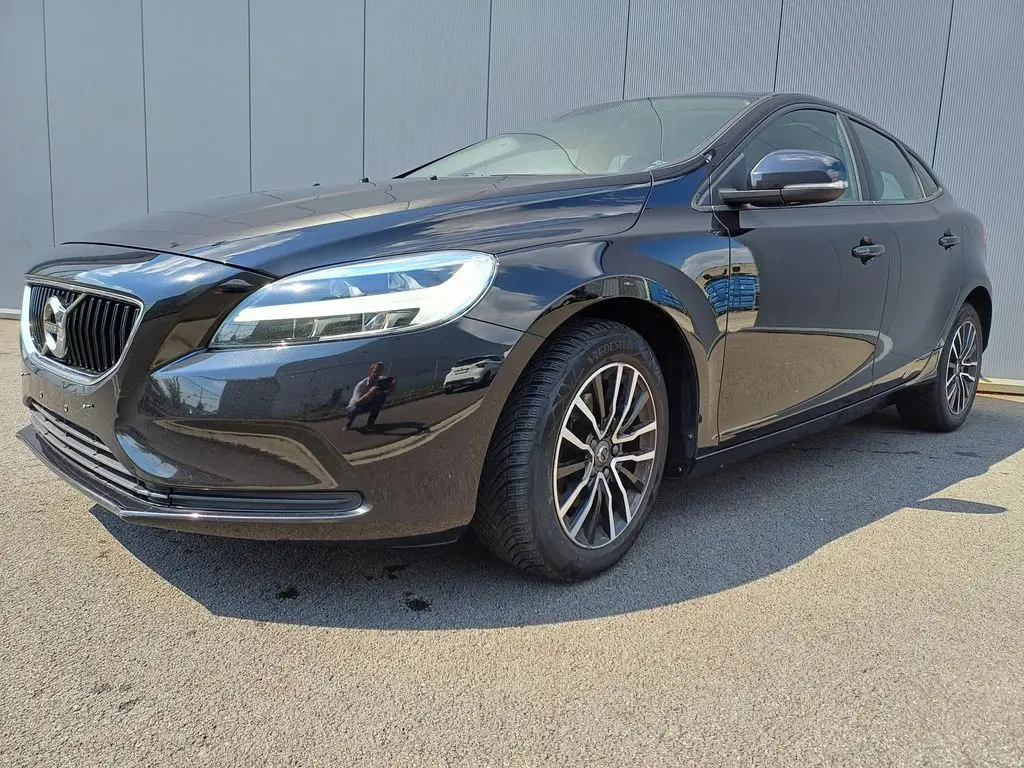 Photo 1 : Volvo V40 2019 Diesel