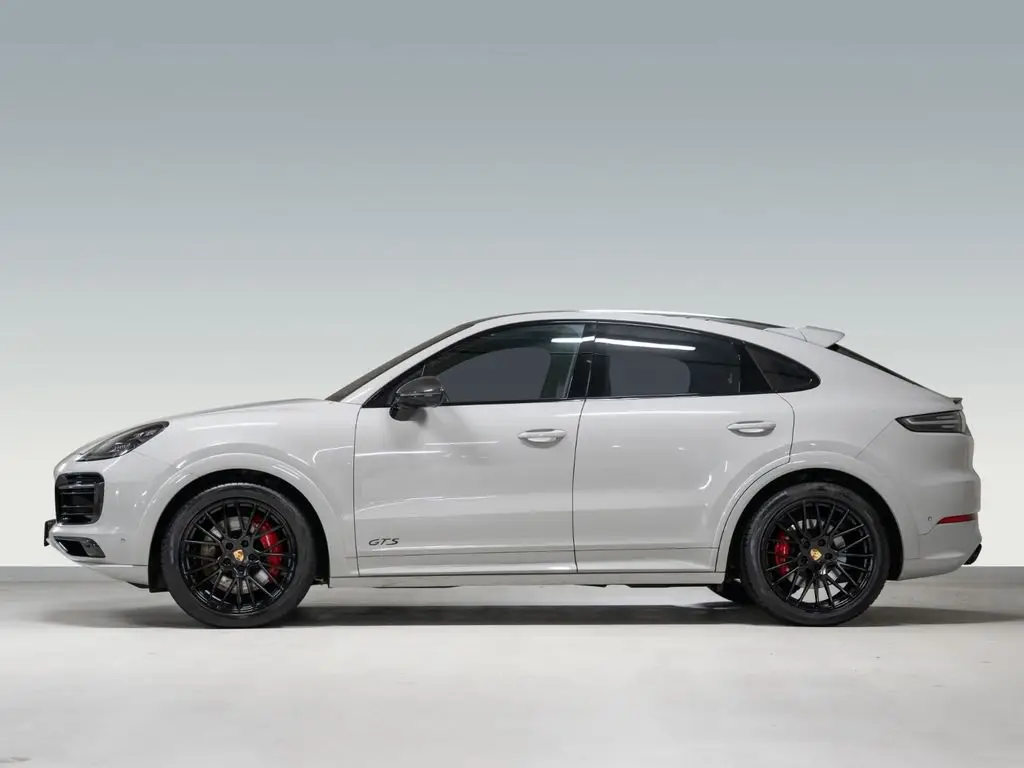 Photo 1 : Porsche Cayenne 2023 Essence