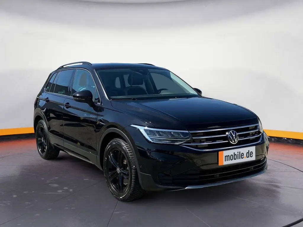 Photo 1 : Volkswagen Tiguan 2023 Essence