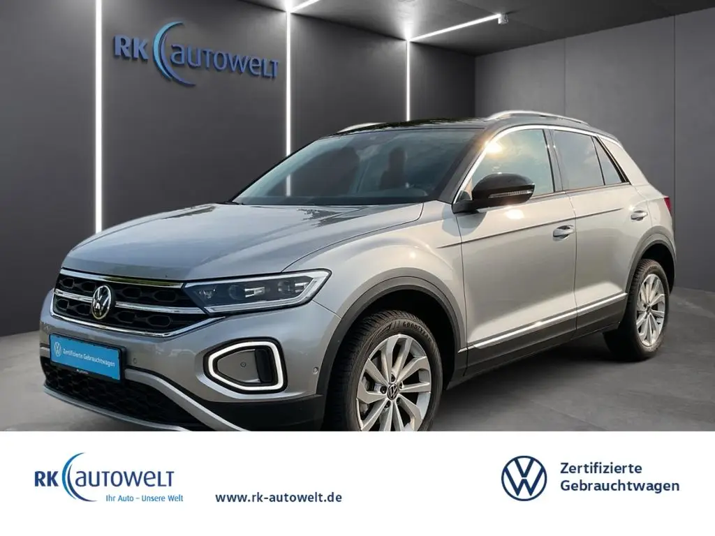 Photo 1 : Volkswagen T-roc 2023 Essence