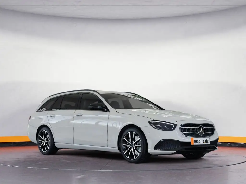 Photo 1 : Mercedes-benz Classe E 2023 Essence