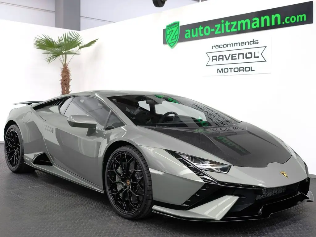 Photo 1 : Lamborghini Huracan 2024 Petrol