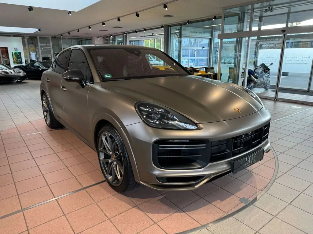 Photo 1 : Porsche Cayenne 2022 Petrol