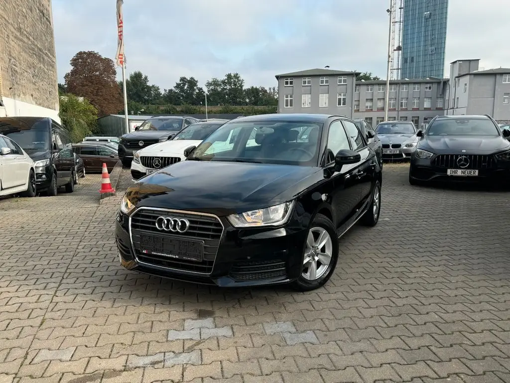 Photo 1 : Audi A1 2015 Petrol