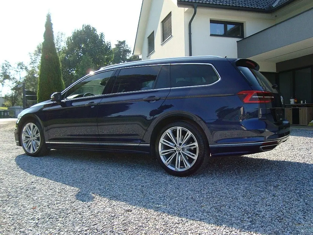 Photo 1 : Volkswagen Passat 2019 Essence