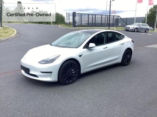 Photo 1 : Tesla Model 3 2022 Non renseigné