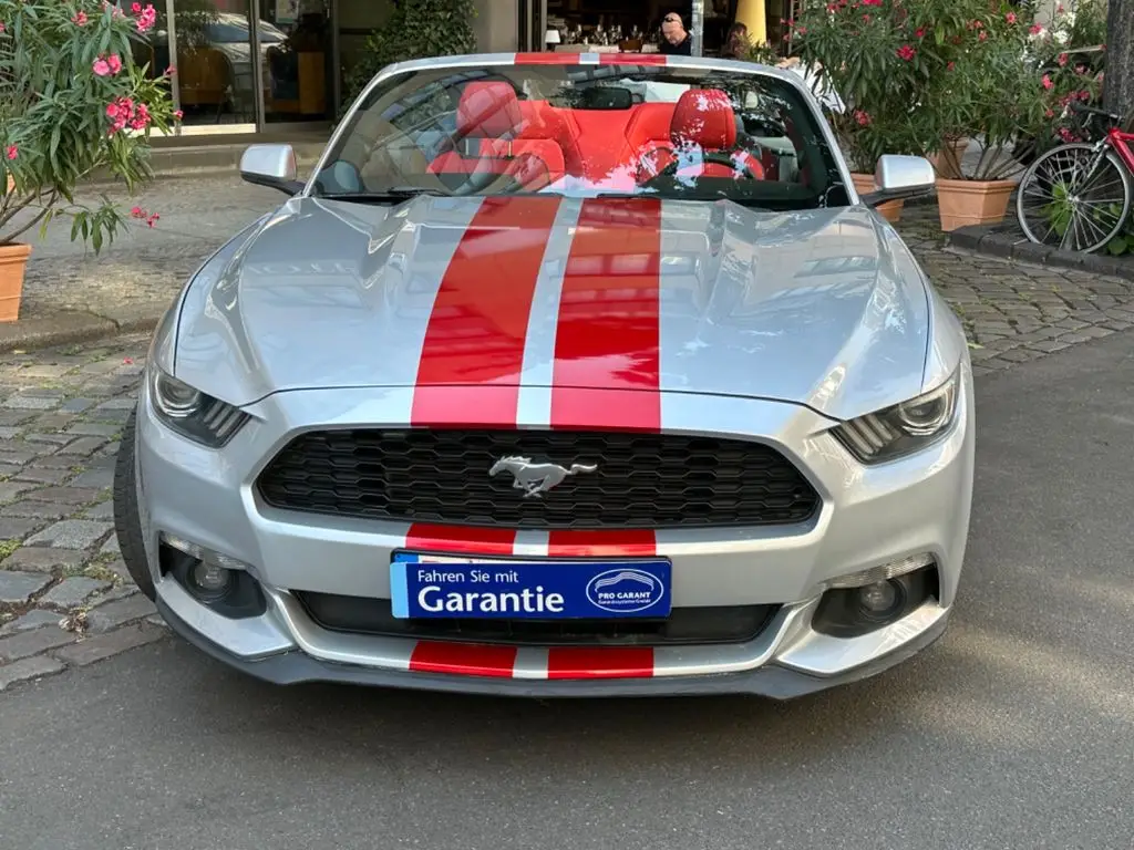 Photo 1 : Ford Mustang 2015 Petrol