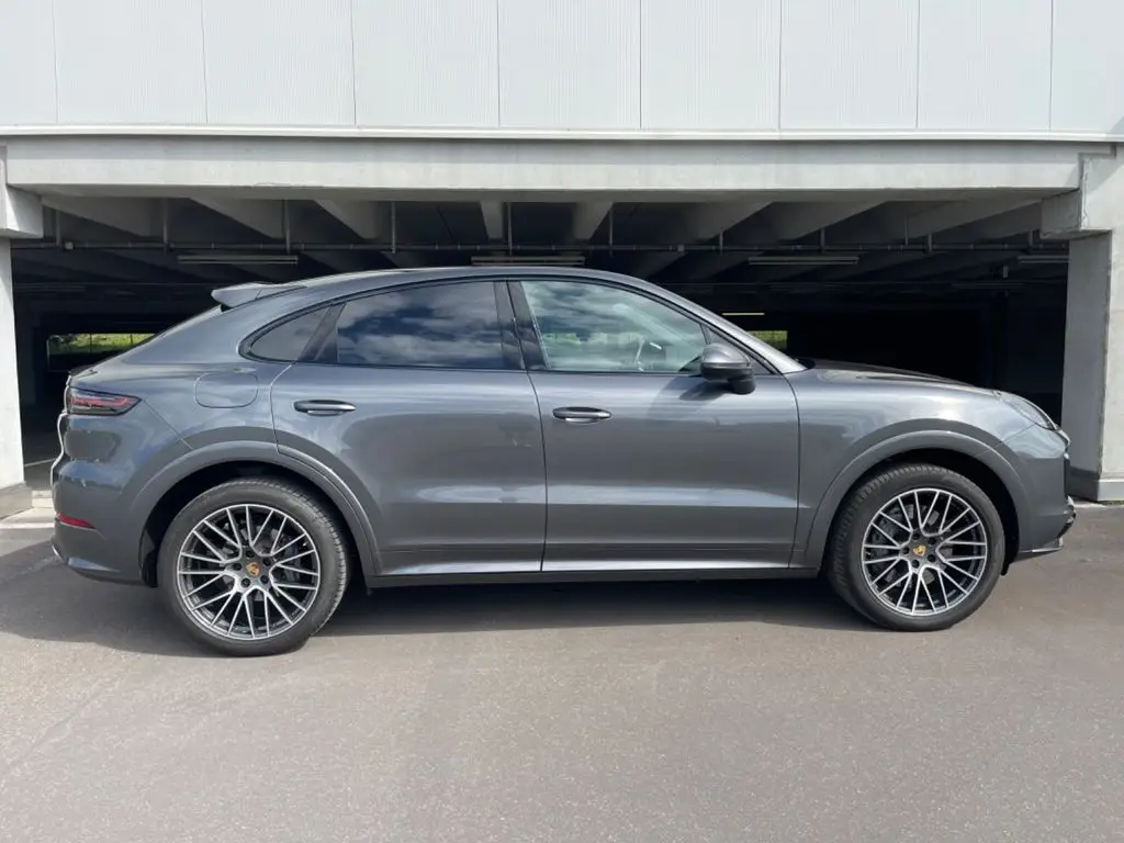 Photo 1 : Porsche Cayenne 2021 Essence