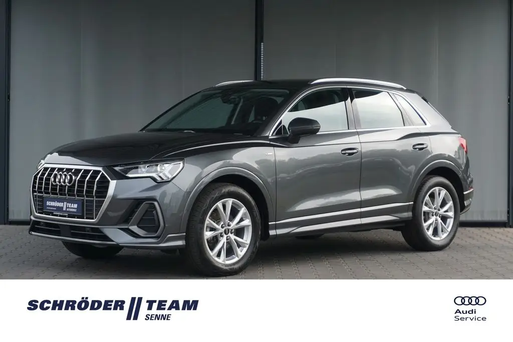 Photo 1 : Audi Q3 2023 Essence