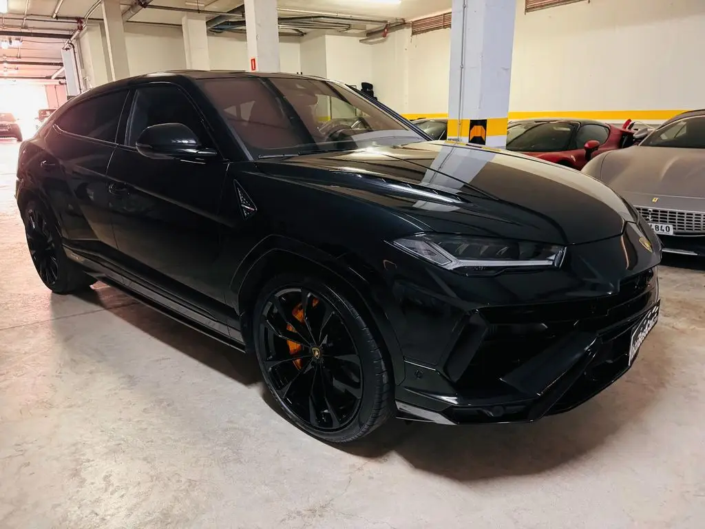 Photo 1 : Lamborghini Urus 2023 Essence