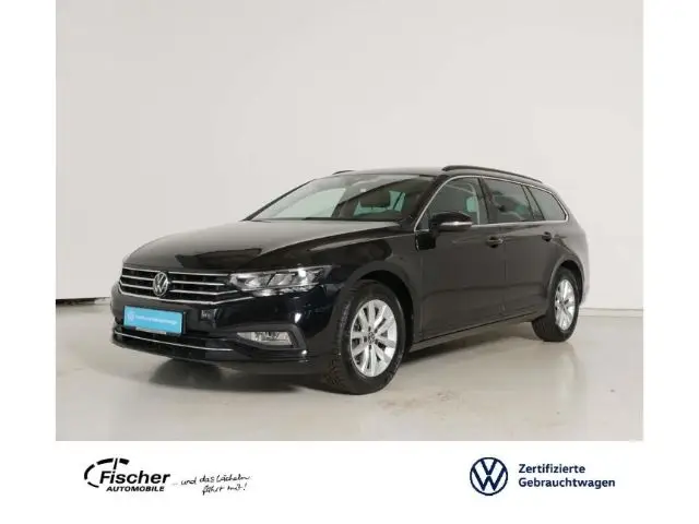 Photo 1 : Volkswagen Passat 2023 Petrol