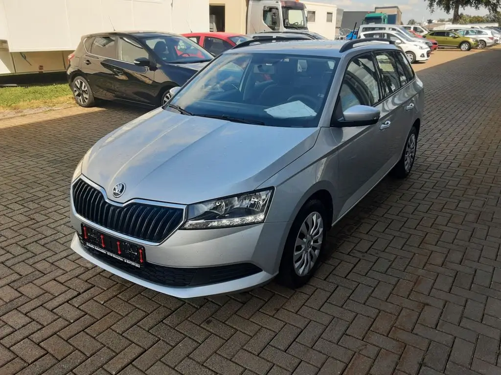 Photo 1 : Skoda Fabia 2021 Essence