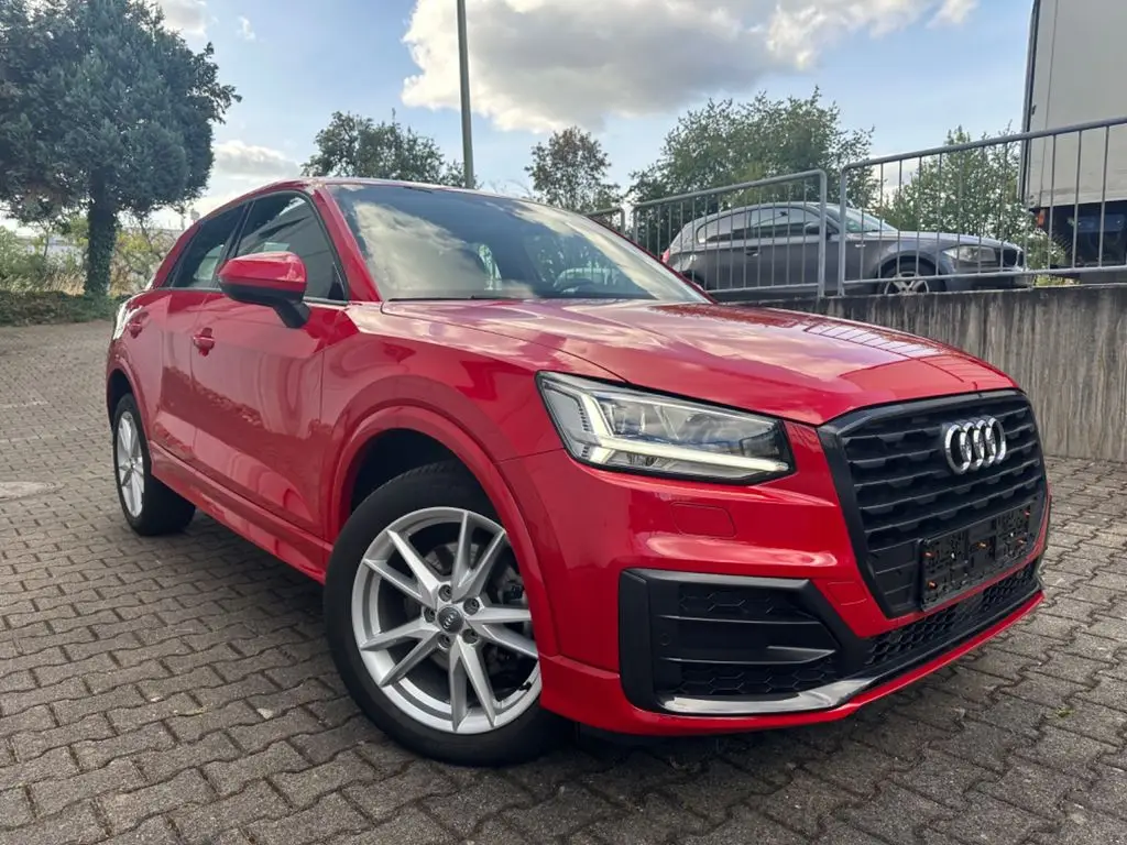 Photo 1 : Audi Q2 2017 Petrol