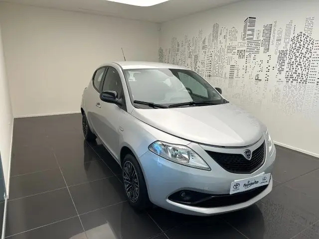 Photo 1 : Lancia Ypsilon 2019 Essence