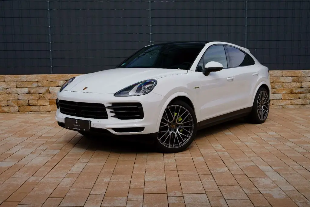 Photo 1 : Porsche Cayenne 2023 Hybrid